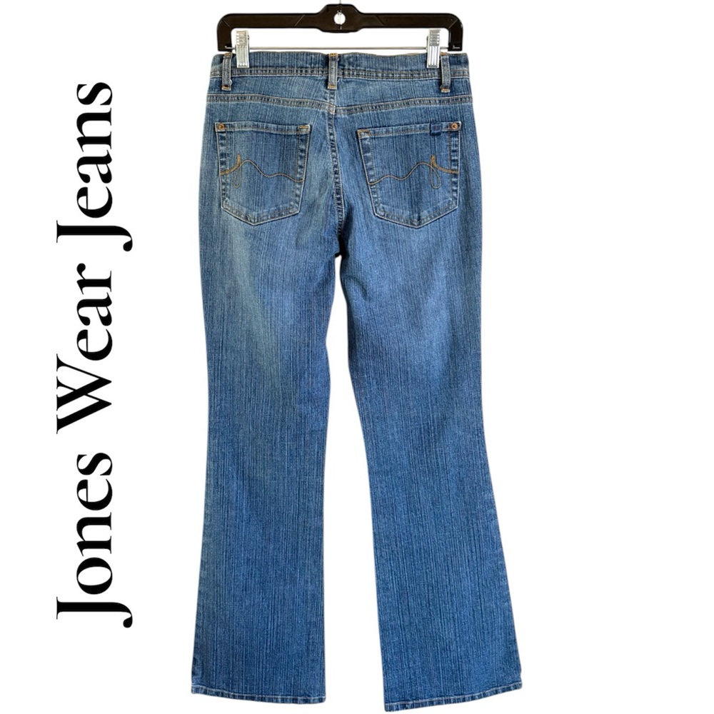 Jones Wear Jeans-stretch, boot cut Jeans. Size 6. Excellent preowned condition!